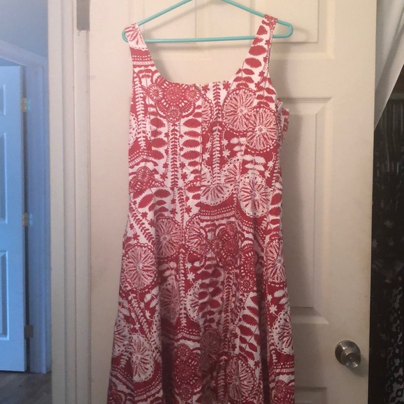 Eye catching red and white print dress - Picture 5 of 8